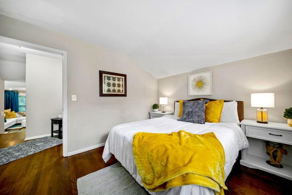 Goodkarma Rentals Refreshed Smyrna Home Near Battery Atl Half Mile To Interstate Atlanta Kültér fotó