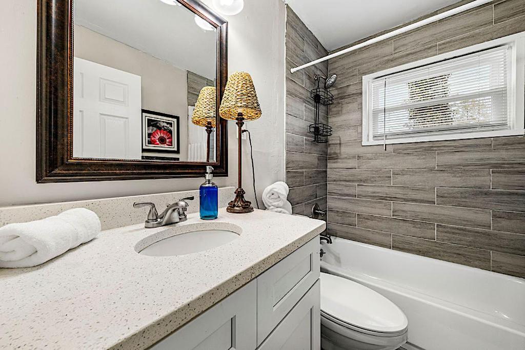 Goodkarma Rentals Refreshed Smyrna Home Near Battery Atl Half Mile To Interstate Atlanta Kültér fotó